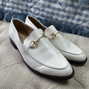 Women's White dunion Loafers dress shoes with gold details‎ size 8